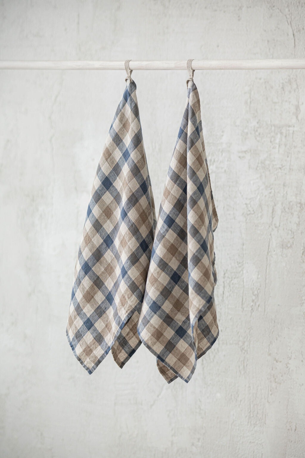 Set of 2 Linen Kitchen Towels Gingham Blue Natural