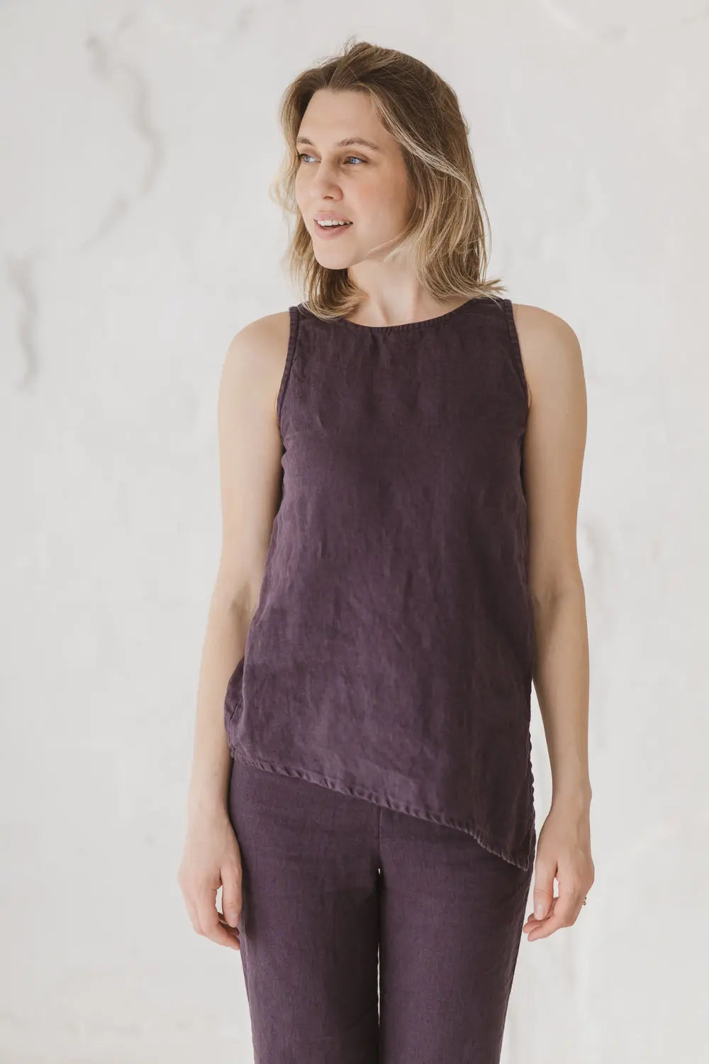 Linen Sleeveless Tank Top with Asymmetric Hem