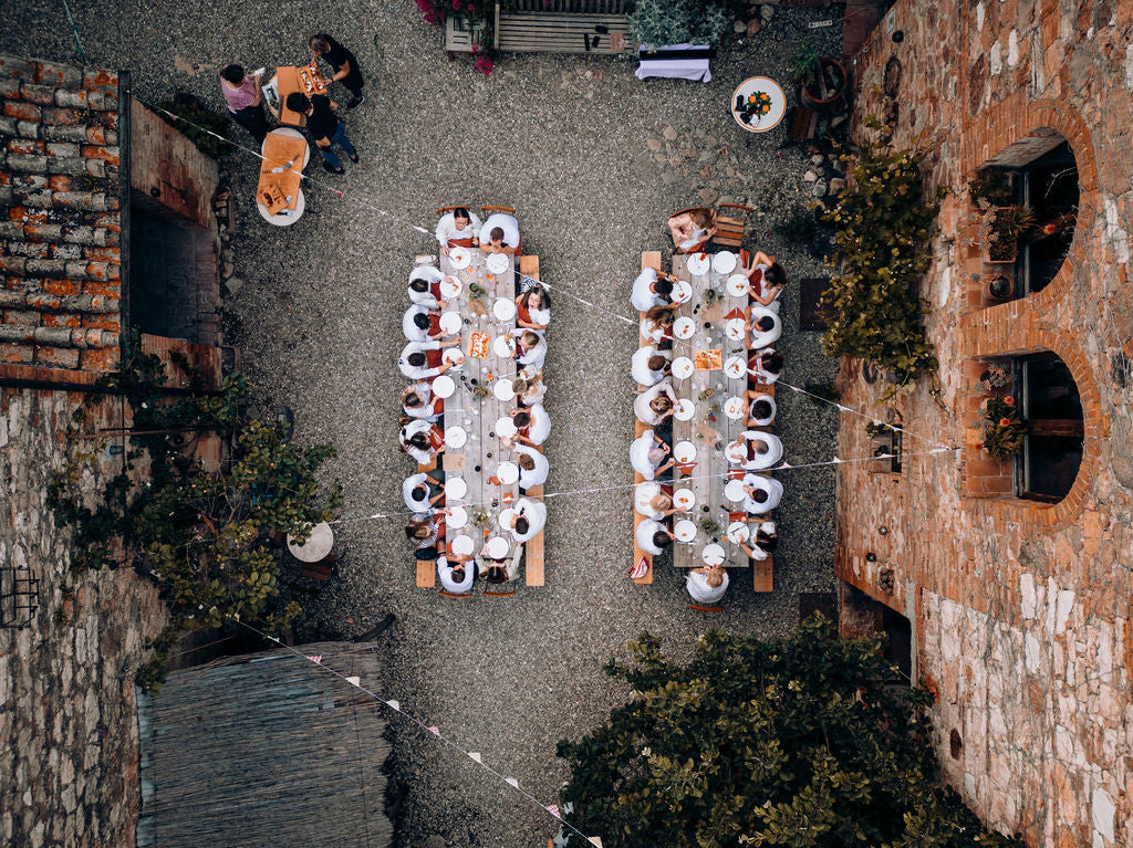 Outdoor event aerial view. Explore our premium outdoor event table linen from a top linen wholesale website, featuring durable tablecloths, weather-resistant linen napkins, stylish linen table runners, and high-quality linen placemats. Ideal for weddings, parties, and corporate events, our outdoor table linens offer elegance and functionality, making them perfect for any occasion.