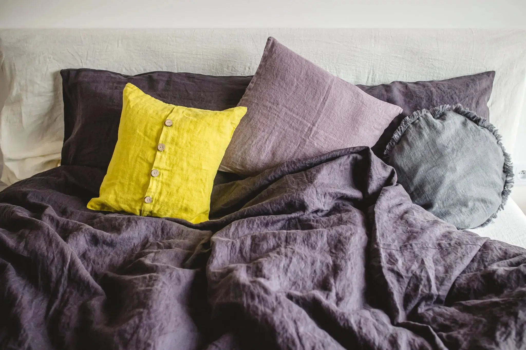 Deco pillow cover with buttons Epic Linen