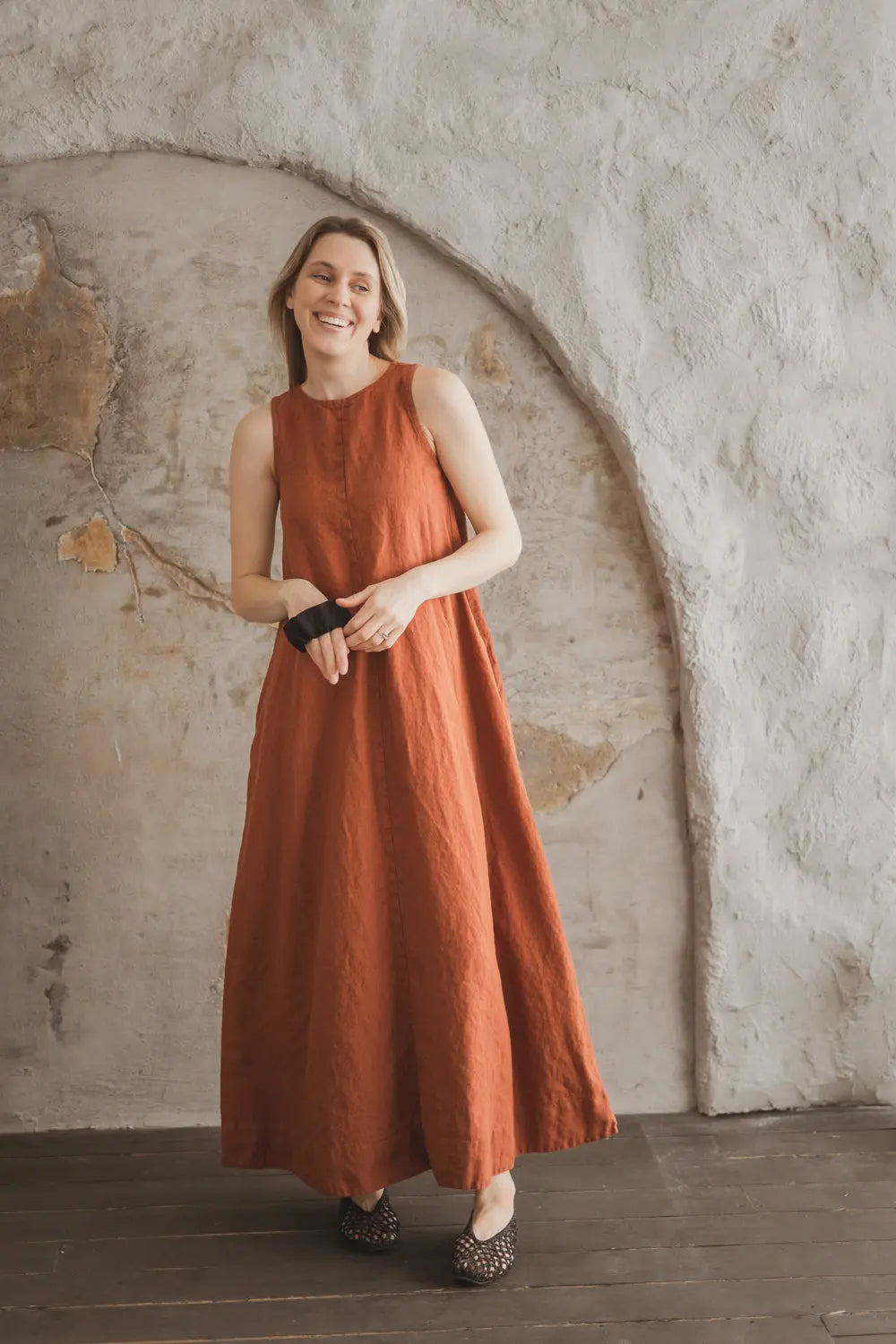 Linen Maxi Dress – Open-Back A-Line Dress with Pockets