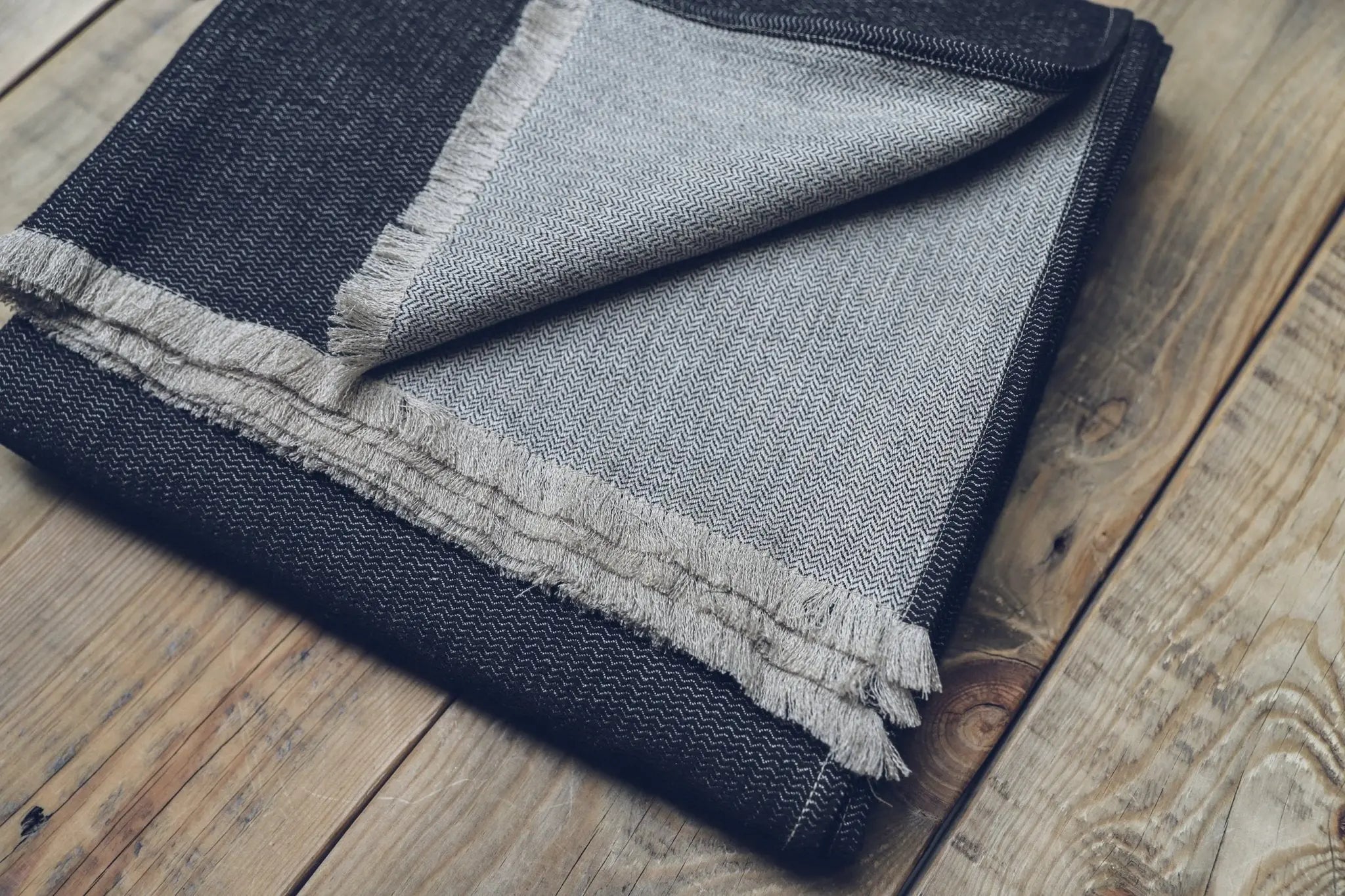Linen Double-Sided Black Natural Throw Blanket - Epic Linen luxury linen