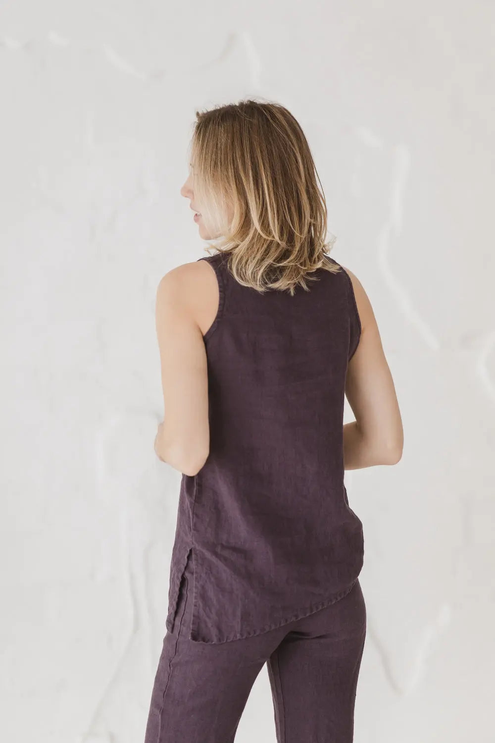 Linen Sleeveless Tank Top with Asymmetric Hem